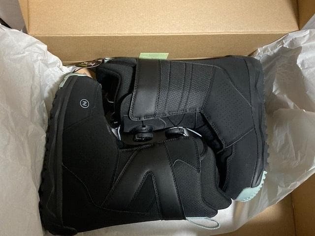 定価￥47300 半額以下 2024 ナイデッカー CASCADE W 23cm