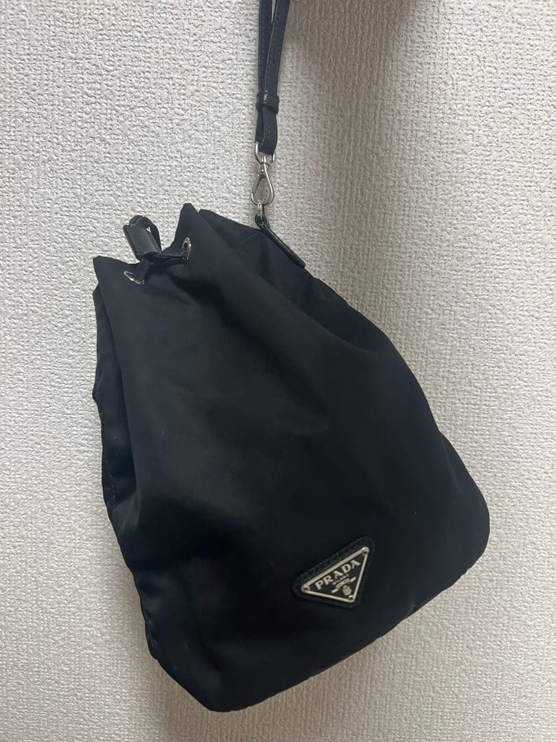 【美品】プラダPRADA巾着 ポーチ　ドローストリングバッグハンドバッグブラック