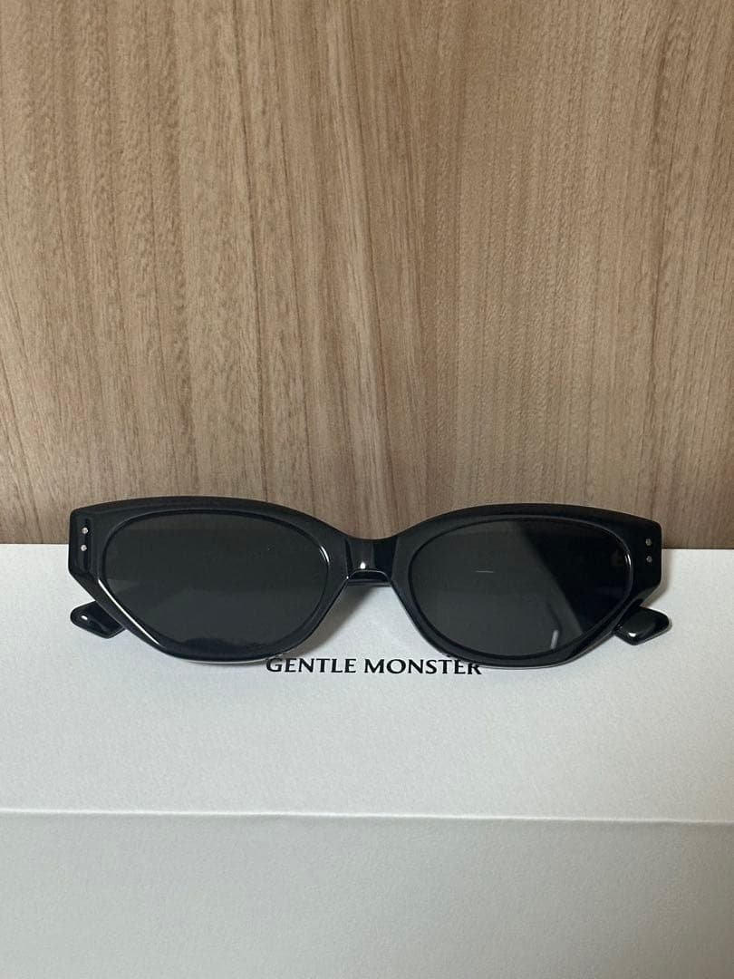 ジェントルモンスター　GENTLE MONSTER ROCOCO