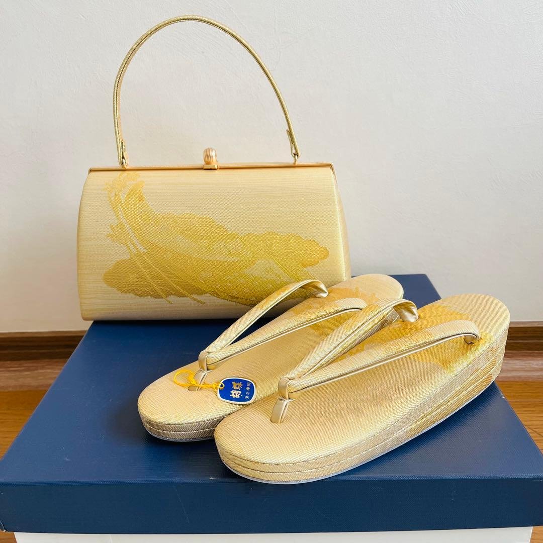 【未使用品】礼装用草履バッグ　結婚式　黒留袖 フォーマル　Mサイズ