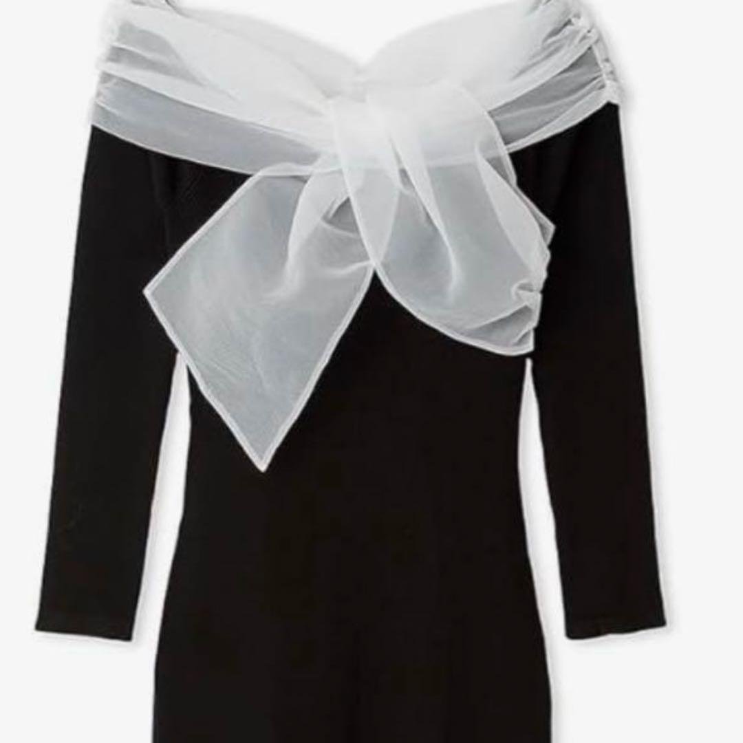 オフショルダーリボン付き黒ロングワンピース