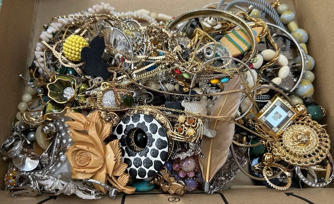 W*E様 アクセサリー まとめ売り イミテーション ジャンク品 ③