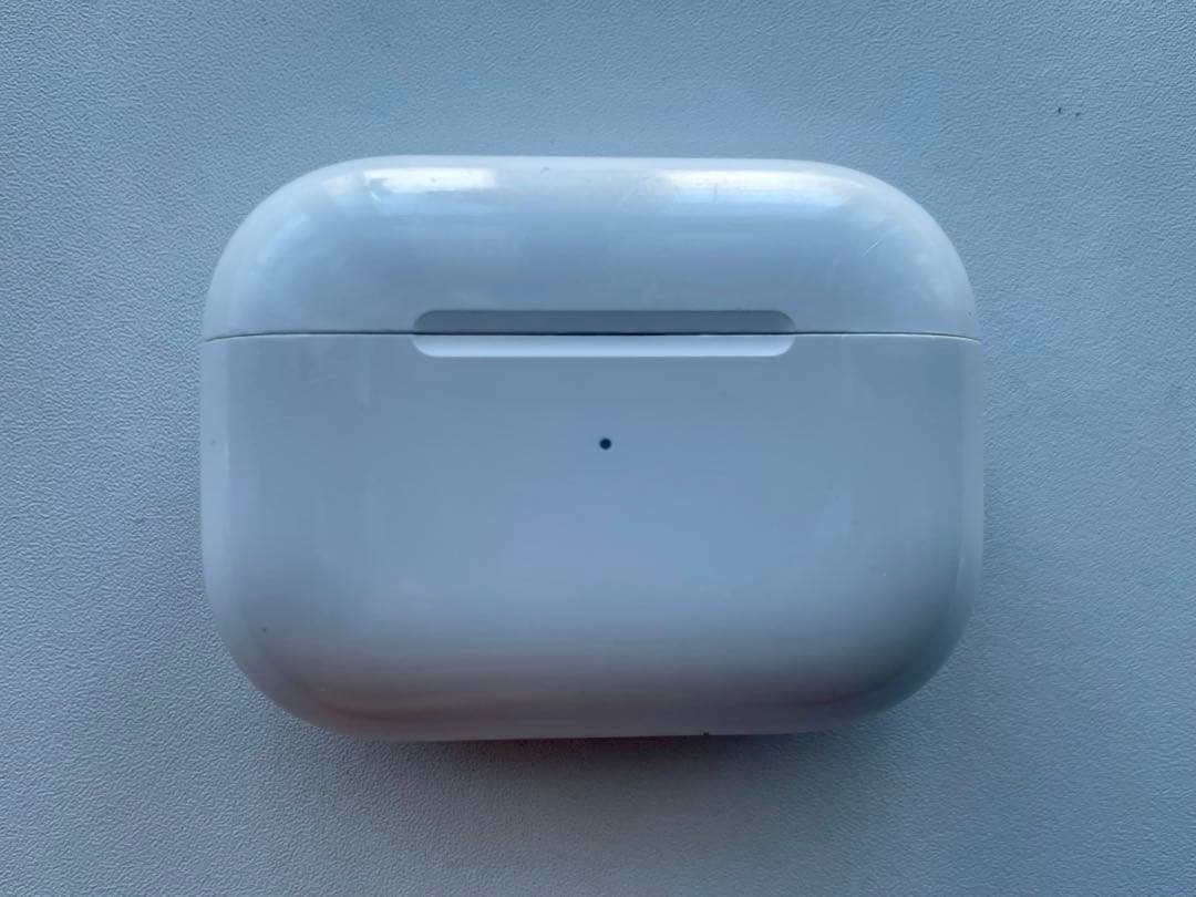 正規品 AirPods Pro第２世代 Lightning 充電ケース付き