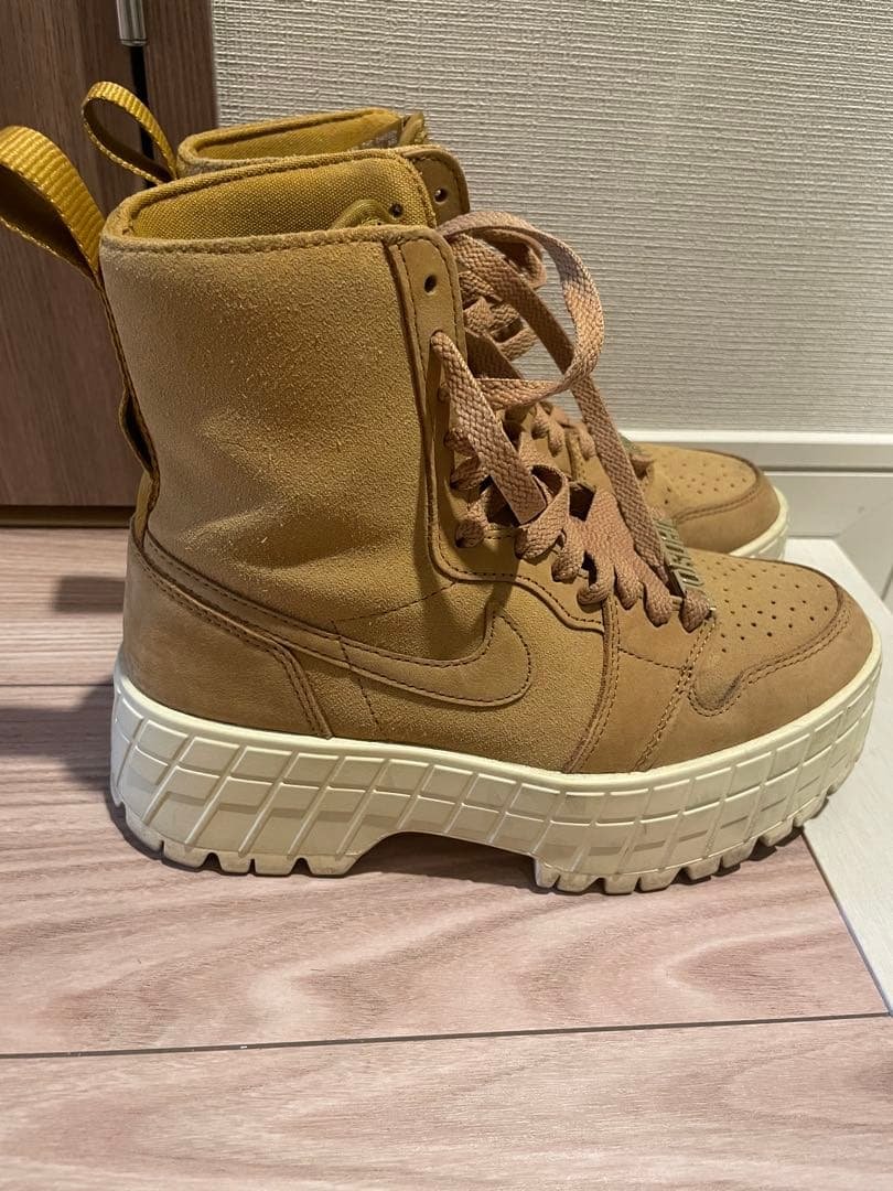 【よんにーまる子】ナイキエアジョーダンブルックリンウィメンズ 23,5cm