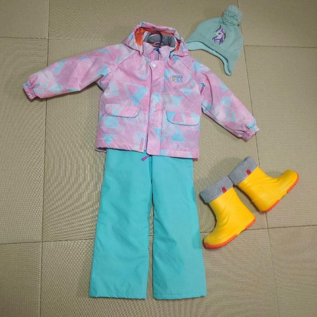 スキーウェアセット110 ニット帽　スノーブーツつき