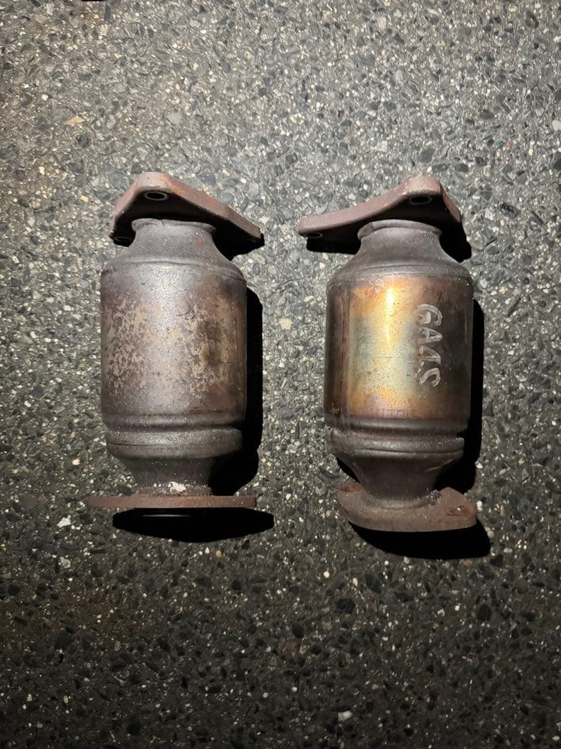 30セルシオ後期　触媒